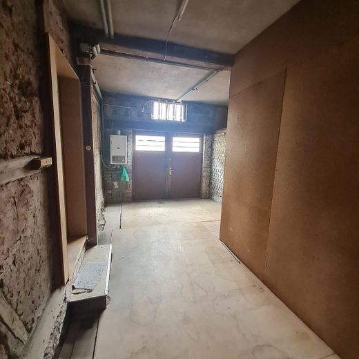 Жилой и коммерческий дом с магазином, амбаром и 3 гаражами — 1.030 м² в центре населённого пункта, без комиссии – Lager/3. Garage: Blick zum Tor