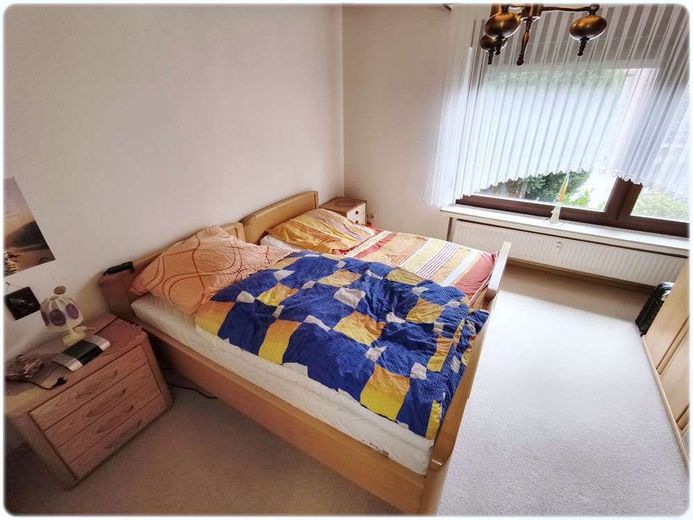 Uetze - Eltze - 2-Familienhaus mit Friseursalon - selber Wohnen plus Mieteinnahmen – EG - Schlafzimmer