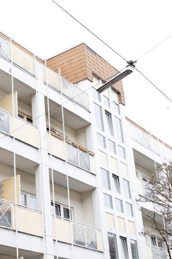 Tadilat sonrası ilk kullanım – park yeri bulunan mobilyalı 1 odalı daire – Fassade des Gebäudes