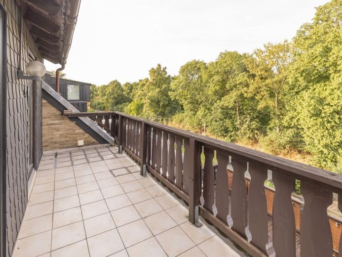 Sofort verfügbar !!! 65qm große Dachgeschoss Wohnung mit Fernblick nach Zons vom Balkon – Foto 1
