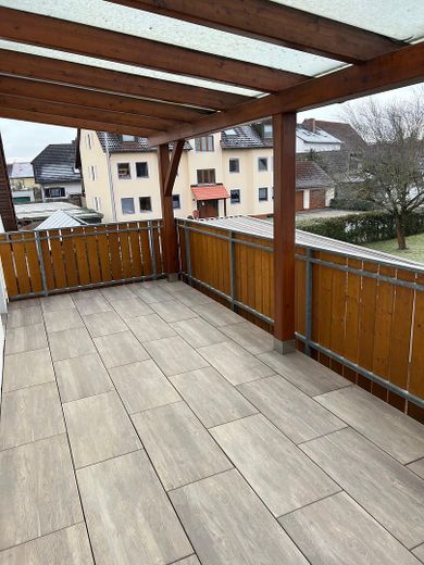 Helle 2-Zimmer Dachgeschosswohnung in Großenseebach mit großem Balkon - BITTE KEINE MAKLERANFRAGEN – Balkon