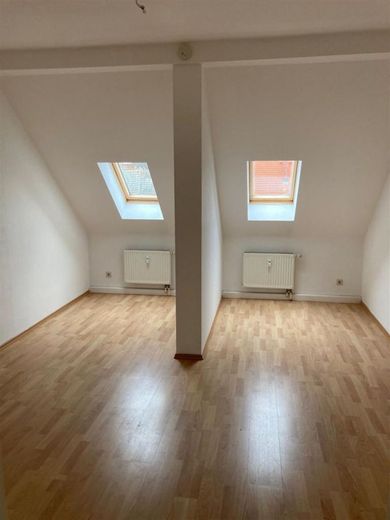Großzügige DG 4-Zimmer mit Laminat, Wannenbad und Balkon in ruhiger Lage! – PHOTO-2023-04-27-10-12-25_3