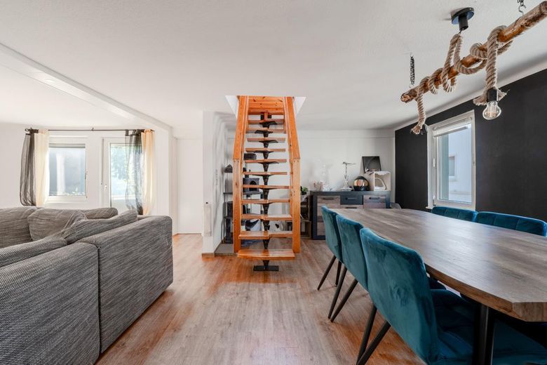 Wohn- Essbereich inkl. Treppe