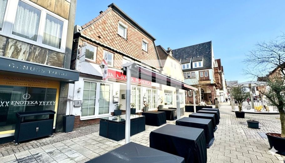 Wohn Gewerbe Ensemble mit 6 neuwertigen Apartments + Restaurant in Traumlage – Frontansicht