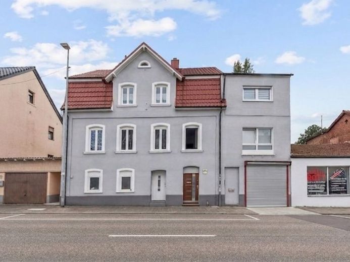 Aantrekkelijke belegging in St. Ingbert Rohrbach met 8 gemoderniseerde appartementen – Foto 1