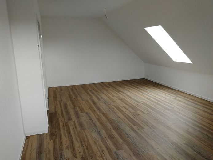 Modernes Reiheneckhaus in ruhiger Lage - gehobene Ausstattung – Studio im DG