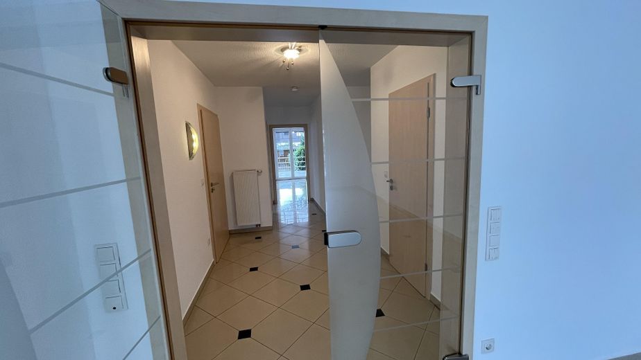 Exklusiver Privatverkauf in Speyer: Großes Haus in attraktiver Wohnlage mit Tiefgarage – Foto 8