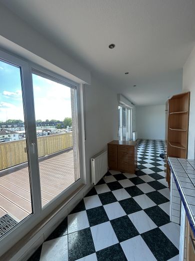 74qm Dachgeschosswohnung mit Phenthouse-Feeling mit 25qm Dachterrasse und Garage optional – Foto 4