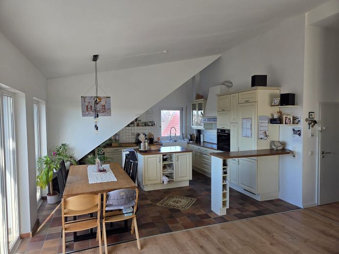 Küchen- und Essbereich