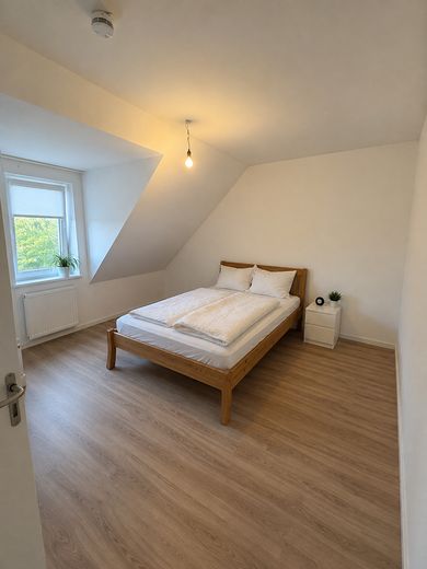 Großzügige, helle 3 Zimmerwohnung zum 01.10 oder 01.11 – Foto 6