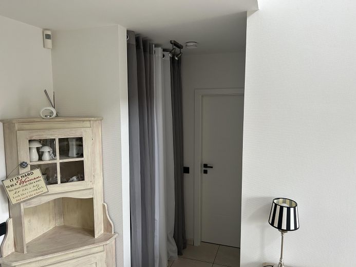 Flur unten mit Garderobe