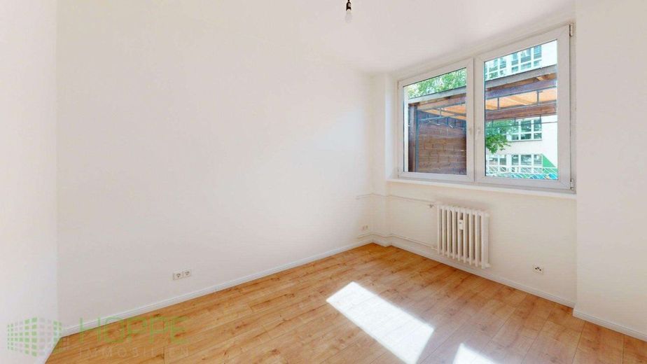 Mitte - Sofortbezug: Wohnung mit riesiger Sonnenterrasse in Gesundbrunnen (KEINE Käuferprovision) – Schlafzimmer 2 Perspektive 1