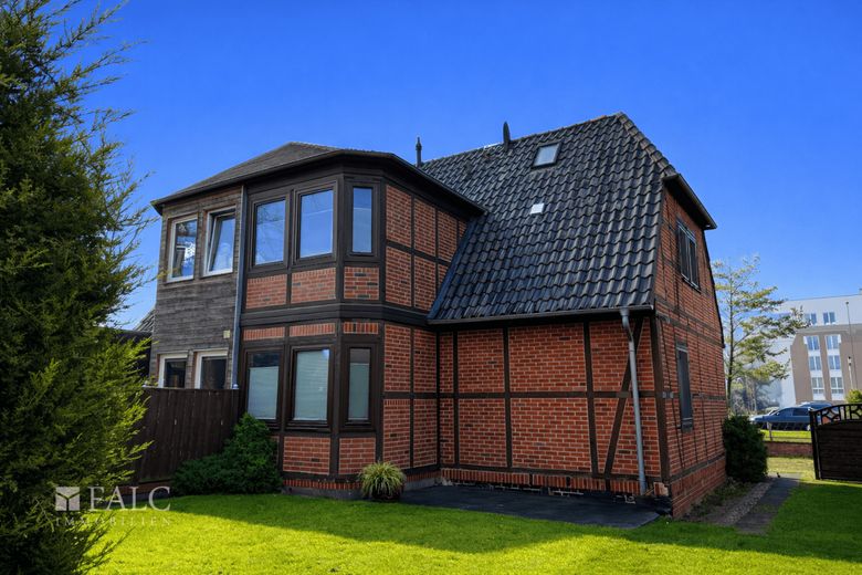 ***Ostsee-Flair genießen - Doppelhaushälfte mit zwei separaten Wohneinheiten*** – Ansicht hinten