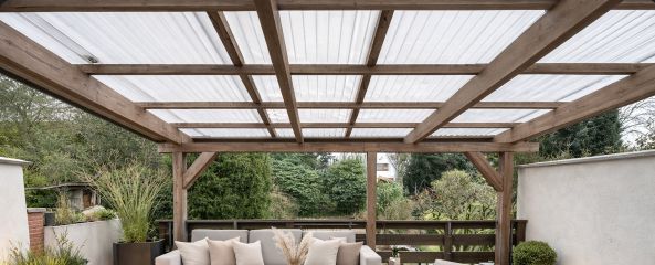 Überdachte Sonnenterrasse