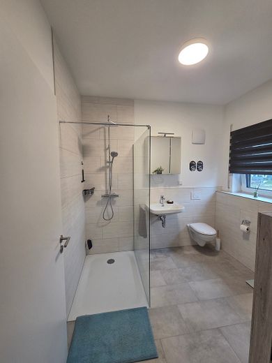 Wohntraum ganz oben - 2-Zimmer-Wohnung mit Dachterrasse – Foto 11