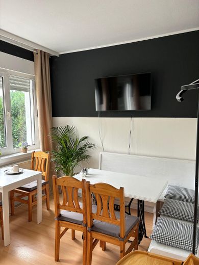 Dein Traum - eine eigene Pension an der Ostseeküste! – Frühstücksraum mit Smart-TV