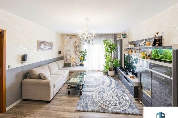 75 m² Eigentumswohnung mit Aufzug, Balkon, Einbauküche und Stellplatz in zentraler Lage