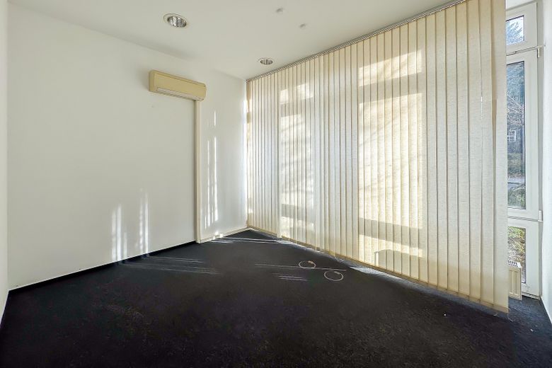 Büro-/Praxisfläche