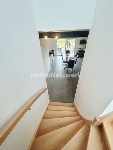 *Energieeffizienzhaus der Extraklasse - Einziehen statt bauen!* – Treppen