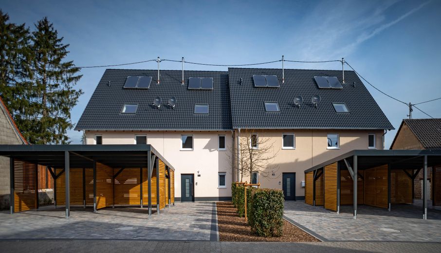 Reihenhausanlage mit 4 WE