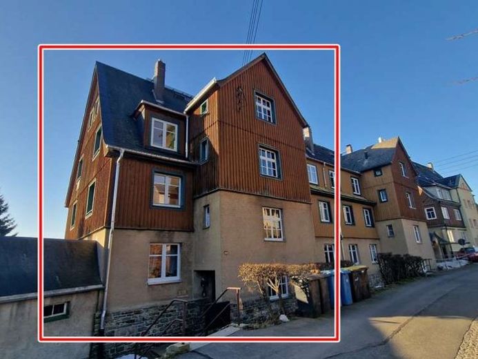 Investimento di capitale interessante con agevolazioni fiscali per immobili vincolati: edificio residenziale plurifamiliare nel complesso Wirker-Siedlung, Auerbach – Foto 1