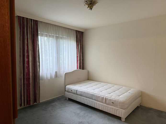 Großzügiges Reihenmittelhaus mit 222m² in Muffendorf, Einliegerwohnung und sonnigem Atriumgarten – Kinderzimmer 2 EG