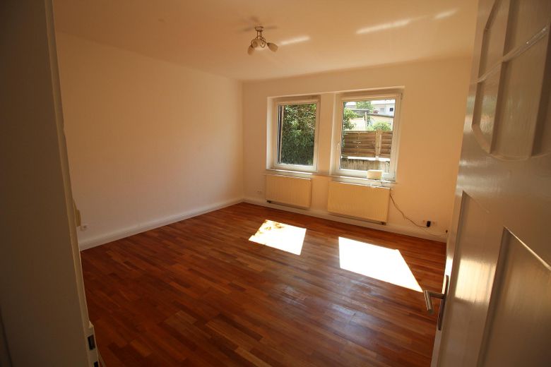 Frisch renovierte E.G Wohnung mit Balkon und Garten zur Mitnutzung – Foto 7