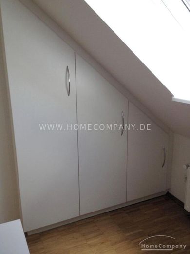 Tolle, zentrale Dachgeschoßwohnung in Kiel, möbliert – 52b4ea4eb3ba539a6760bcb8a10f4de942b4bf4d.jpg