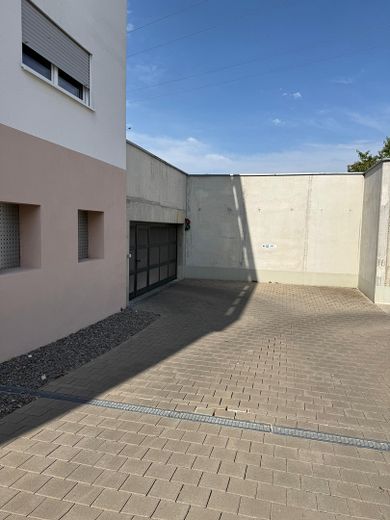 Современная, светлая 2-комнатная квартира в Offenburg – Zufahrt Tiefgarage
