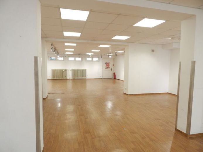 Einzelhandelsfläche zur Vermietung in Freilassing – Ihr neuer Standort für Erfolg! – Foto 1