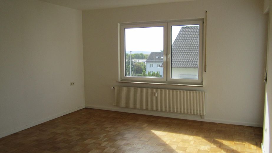 Zentrale ruhige 4,5-Zimmer-Wohnung mit großem Balkon 1. OG in Herrenberg Ziegelfeld von privat – Schlafzimmer