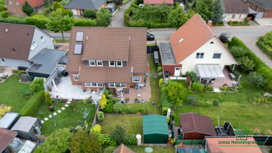 Doppelhaushälfte mit Garten - für den Käufer provisionsfrei – Foto 2