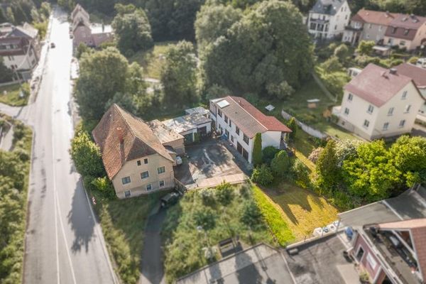 Mieszkanie na jednym poziomie! Dom główny z ogrodem zimowym, 3 garaże i ogromna działka