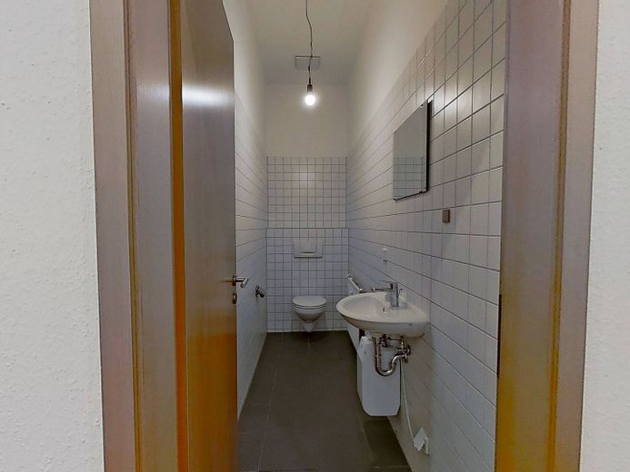 Charme automnal pour votre nouveau chez-vous - Emménagez, blottissez-vous et économisez sur le loyer hors charges : Spacieux appartement de 4 pièces avec BALCON ensoleillé – WC I