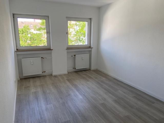 Francoforte Niederrad: Bellissimo appartamento di 2 locali con balcone – Schlafzimmer