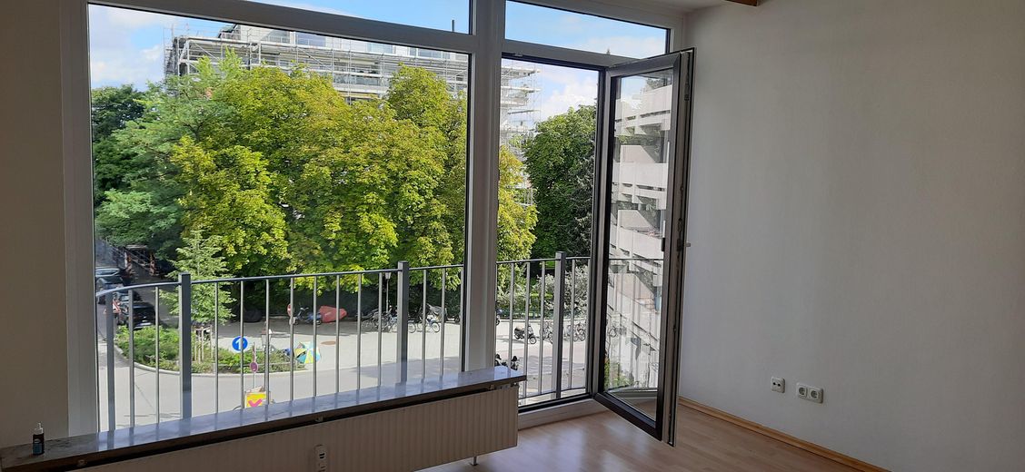 Nahe Münchner Freiheit - und doch ruhig – Neue Fensterfront 