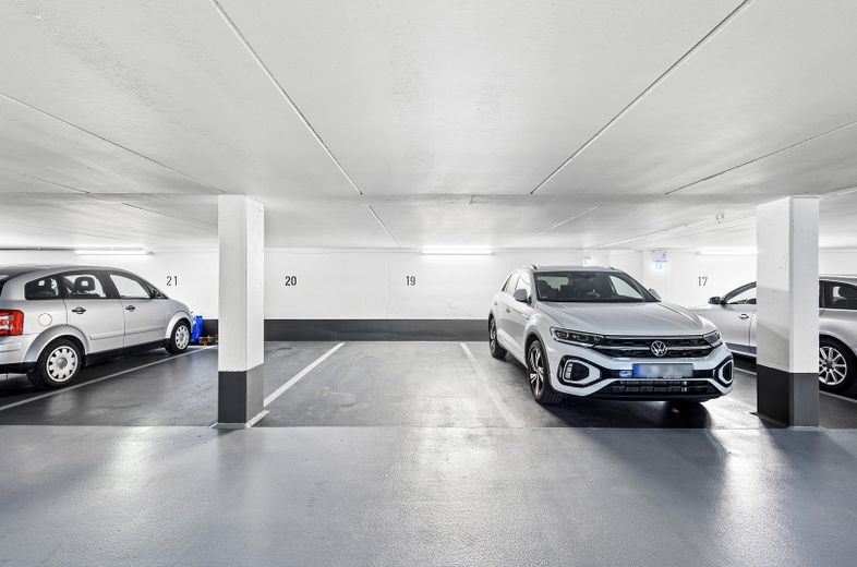 Emménagez et sentez-vous chez vous - Appartement moderne de 2 pièces, libre immédiatement – TG-Stellplatz mit Hauszugang