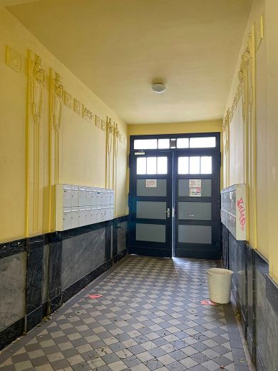 Gut geschnittene 2-Zimmer-Wohnung, umfassend modernisiert, zentrale Lage – Foto 8