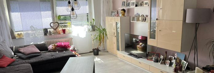 ऑल्ट-मार्ल में बालकनी वाला 2-कमरों का अपार्टमेंट – Wohnzimmer