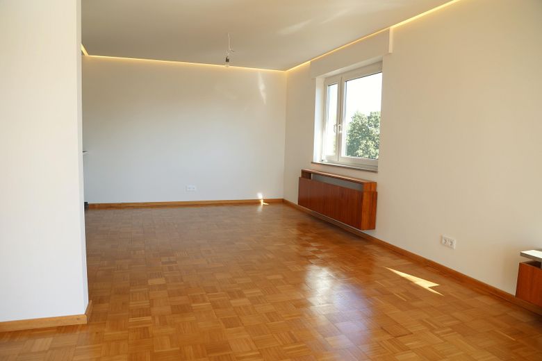 Wunderschöne 2,5-Zimmer Whg mit Panoramablick, Balkon + Tiefgarage – Foto 5