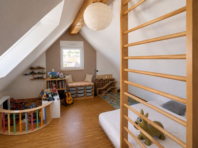Moderna maisonette di 4 locali con ampia terrazza sul tetto nel centro del paese – Foto 20