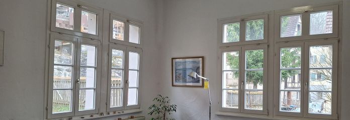 gepflegte 4,5-Zimmer Wohnung mit Gartenanteil am Rand der Altstadt – Wohnzimmer