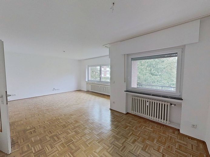Luminoso bilocale ben distribuito con BALCONE e bagno con vasca a Bielefeld-Senne – Ansicht III: Wohn- und Esszim…