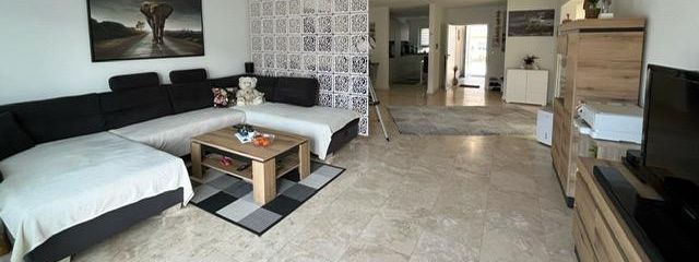 Wohnzimmer, Sicht zum Eingang