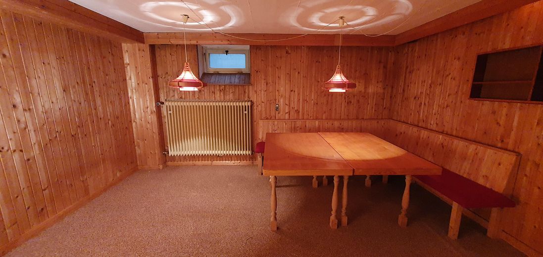 Germering'de garajlı bungalov – Partykeller