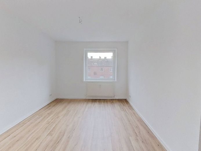 Einziehen und für den Herbst einkuscheln - mit einem KALTMIETERLASS: 3-Zimmer-Wohnung mit BALKON in fußläufiger Nähe zum Kanal – Ansicht I: Schlafzimmer II