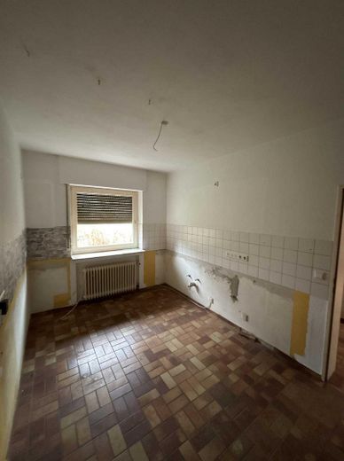 Bezahlbar wohnen: Renovierungsbedürftiges Haus im Erbbaurecht mit Potenzial – Küche