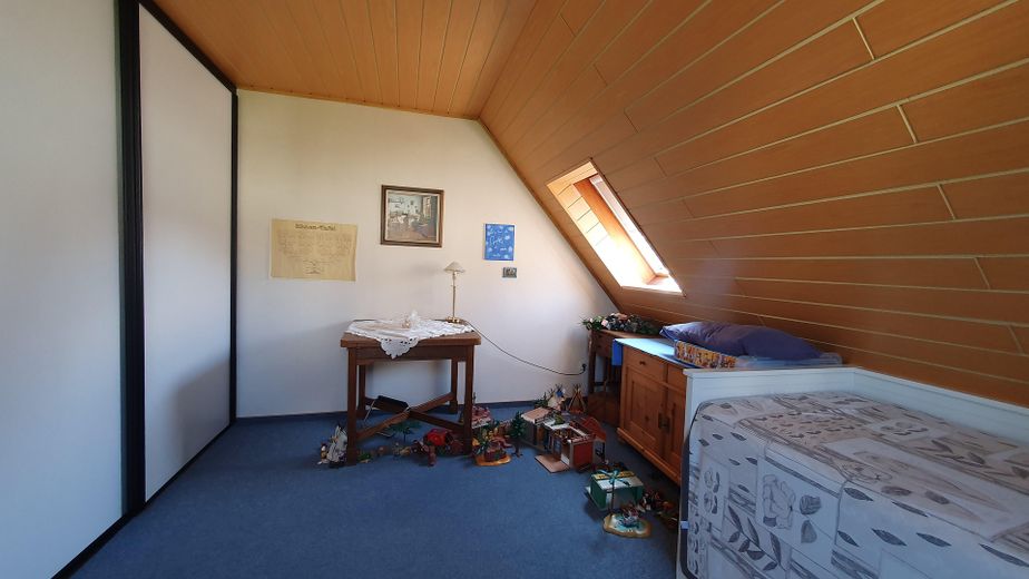 Detached house with granny apartment, pool and large garden in Remscheid Süd – Haupthaus Kinderzimmer B 1