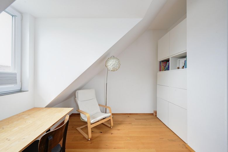 Neuwertige Doppelhaushälfte mit exklusiver Ausstattung, PV-Anlage und sonnigem Südwestgarten – Gästezimmer