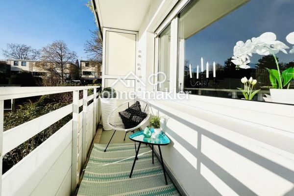 Appartement meublé avec cuisine séparée * Loggia * Ascenseur * Nombreuses modernisations